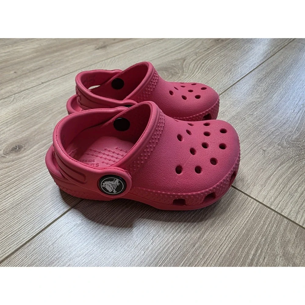 Crocs Classic Clogs Toddler size 5c Red Iconic Comfort